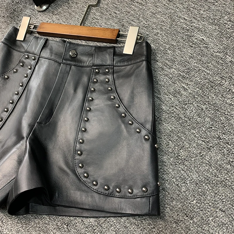 Street Women Rivets Real Leather Sheepskin A-Line Shorts Casual Wide Leg Shorts Designer Office Lady Black Hot Trousers M-3XL