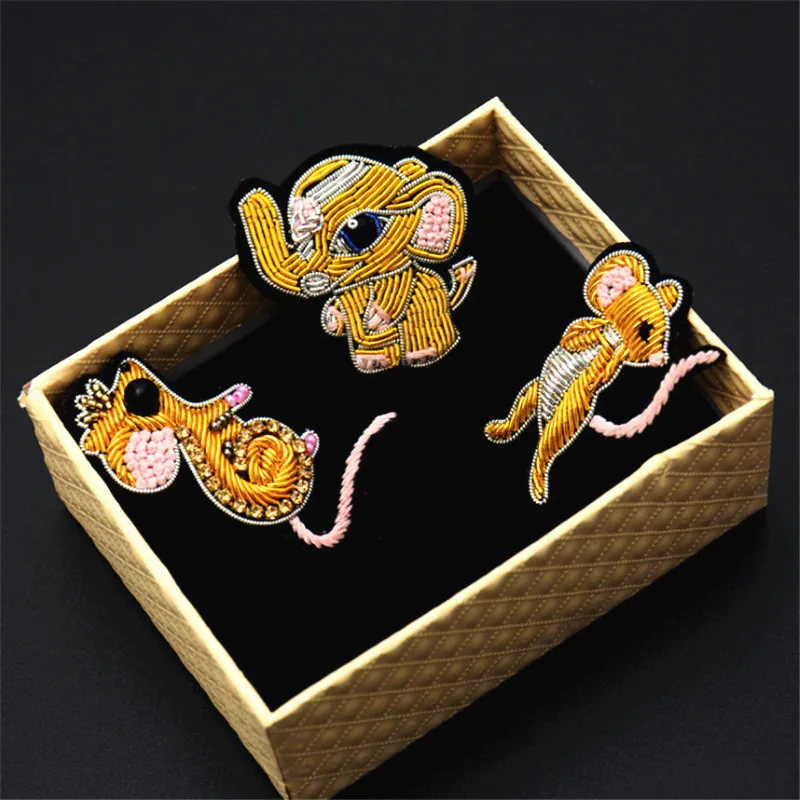 Maxsin 1 Pc High Quality Handmade Embroidered Indian-Silk Cartoon Elephant Mouse Brooch Garment Accessories Pin Decorative Patch