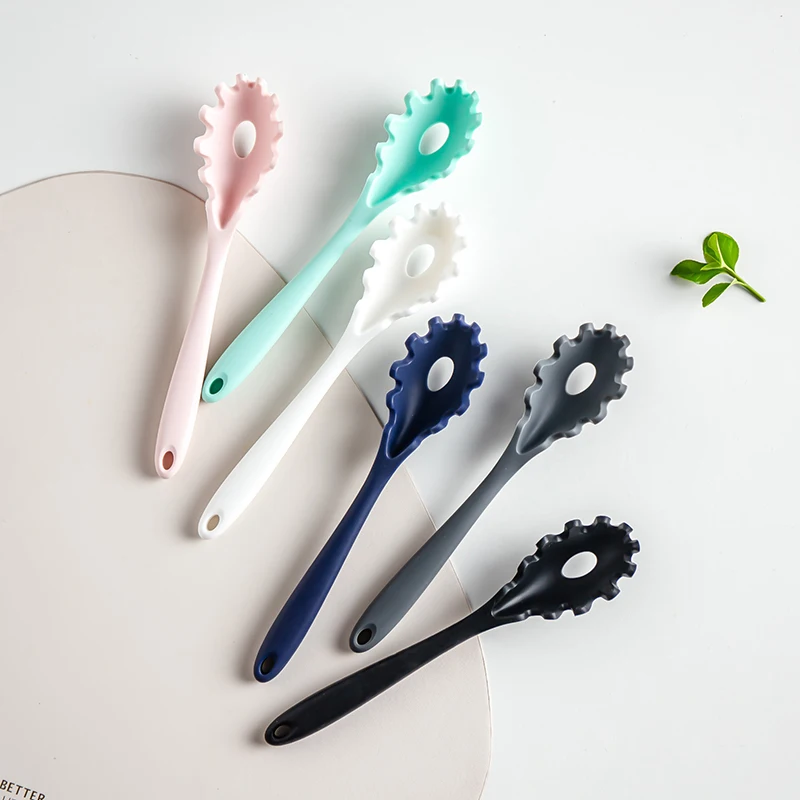 Small Silicone Pasta Scoop Spaghetti Spoon Colander Heat-Resistant Noodles Ladle Slot Spoon Drain Kitchen Tool Tableware Gadget