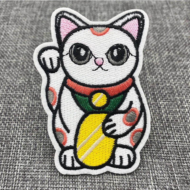 Lucky cat embroidery patch DIY Iron on Clothes Cropped Badges Applique for Jacket Jeans Cloth Decoration Apparel Garment