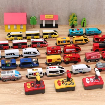 סט רכבת חשמלית RC לוקומוטיבה רכבת מגנטית חריץ צעצוע מתאים למסילת רכבת עץ בריו צעצועים לילדים מתנות