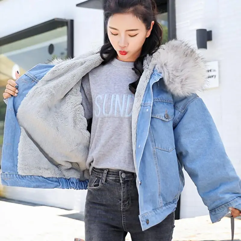 Winter Fur Denim Jacket Women Fashion Faux Rabbit Fur Blue Jeans Jacket Coat with Warm Lining Female Fur Collar Oversize Outwear