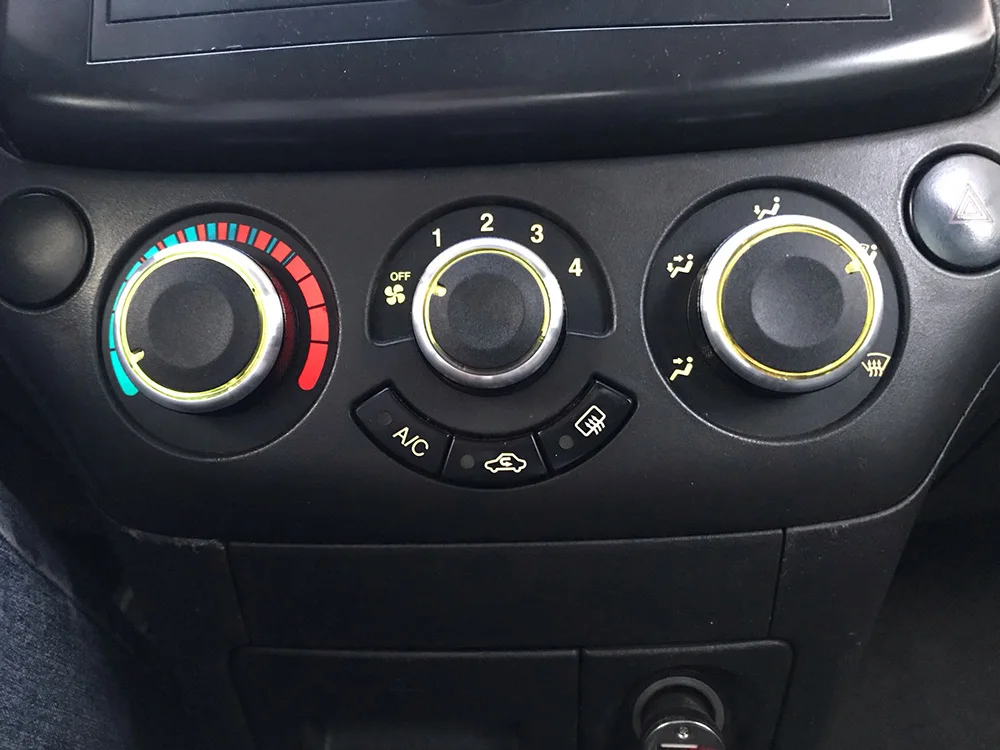 thumbnail image 2 of 04-06 GTO Heater AC Climate Control Unit With Knobs - OEM 92111502 Great Used Condition 2 of 4