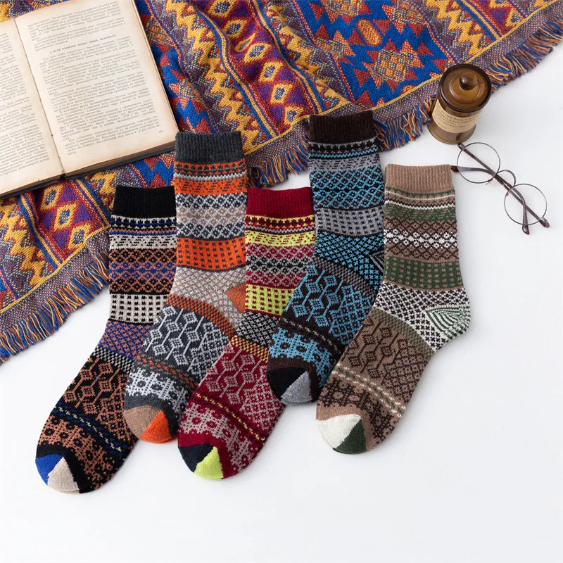 

5 Pairs New fashion Harajuku funny lovely kawaii Witner Thick Warm Wool Women Socks Vintage Christmas Socks Colorful Socks