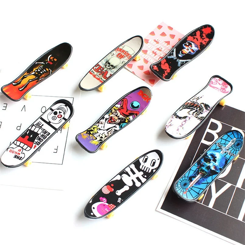 10 Pcs/set Plastic Mini Skate Finger Skateboarding Fingerboard Novelty Gag Toys For Boys Children Skateboard Finger Board Gifts