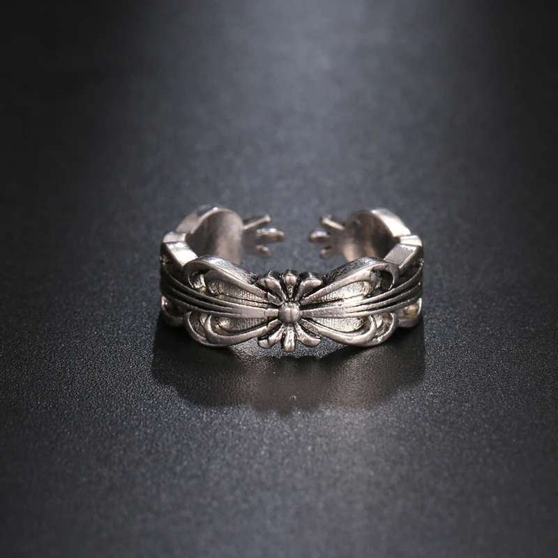 Bettyue Fashion Statement Charming Flower Bow Shape Ring Alloy Adjustable Ring For Female Dazzling Jewelry Banquet Fancy Gift