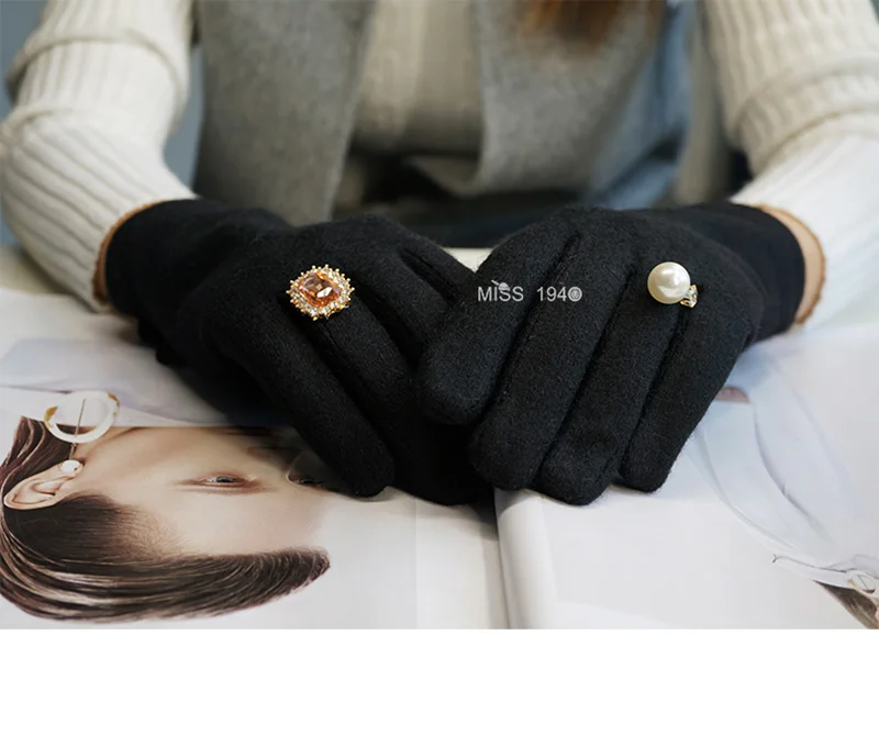 Winter Pearl Gem Wool Knit Warm Touch Screen Mittens Female Double Layer Plus Plush Thick Cashmere Driving Soft Black Glove H24