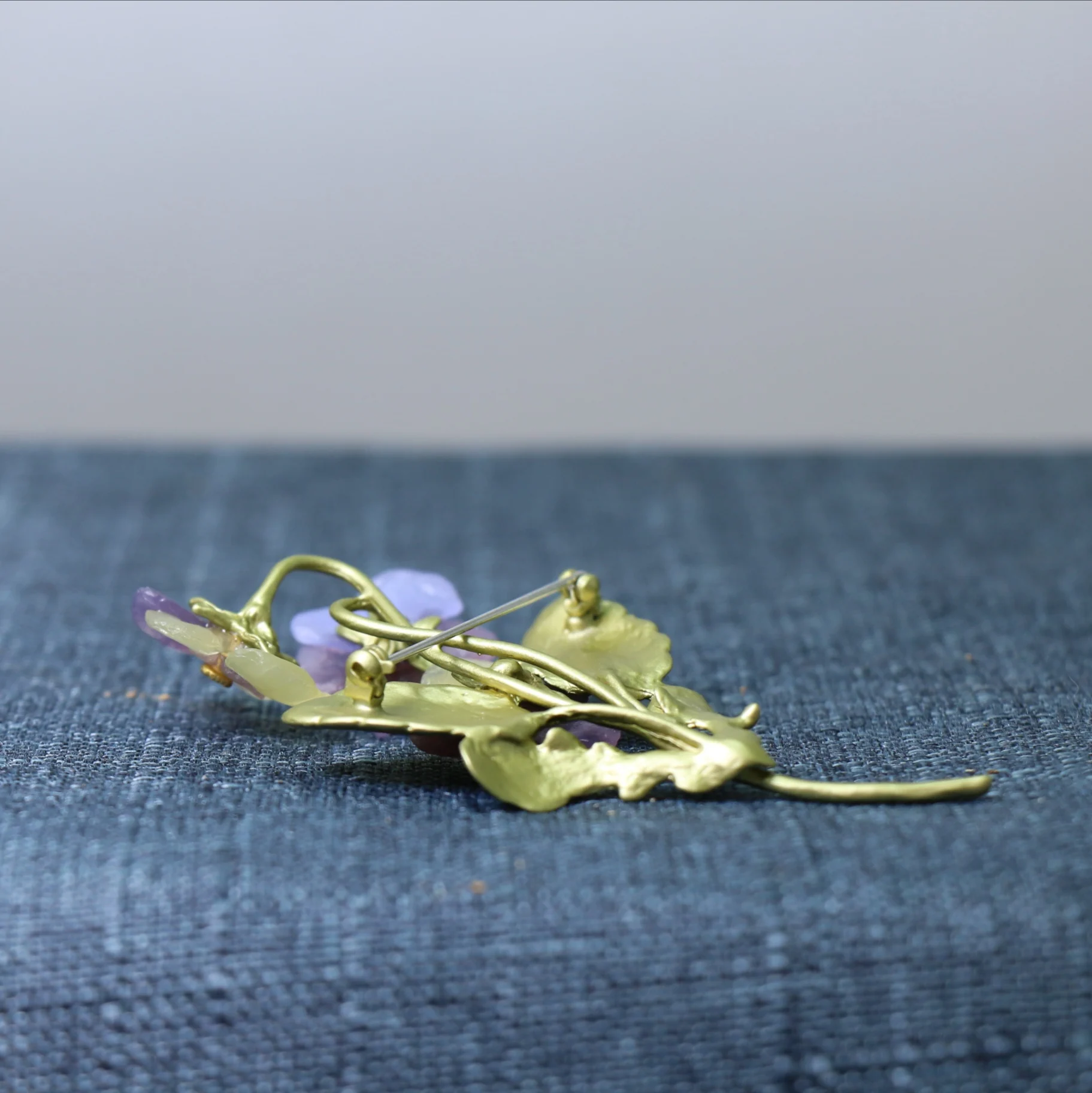 Intellectual elegant copper green leaves of the lacquer that bake to restore ancient ways pansy flower brooch brooches female ac