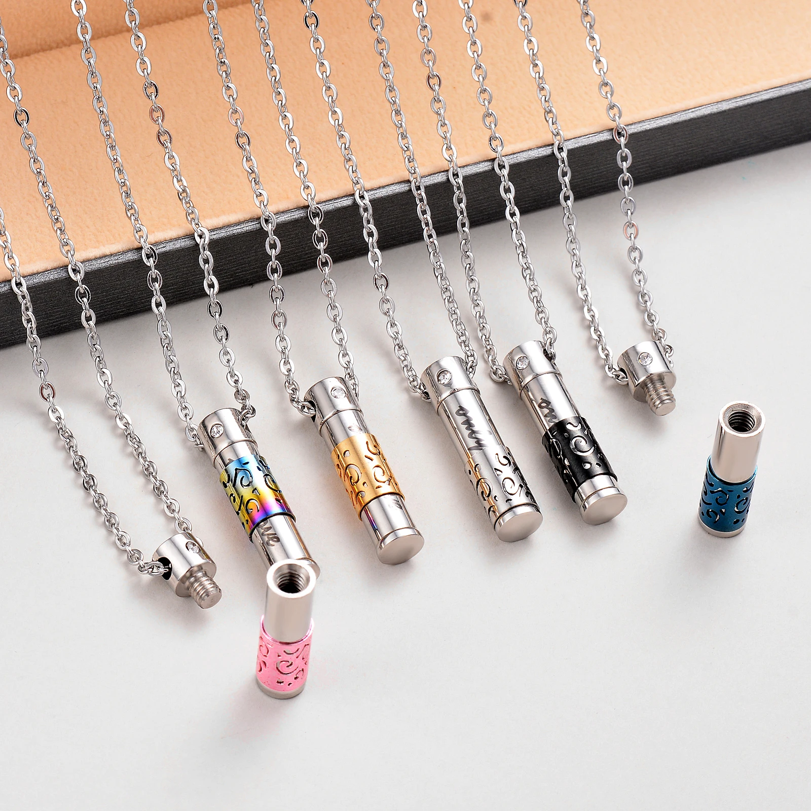 Stainless Steel Jewelry Cylinder Crystal Memorial Urn Pendant Pill Perfume Bottle Screw Opens Cremation Necklace Ash Case Holder
