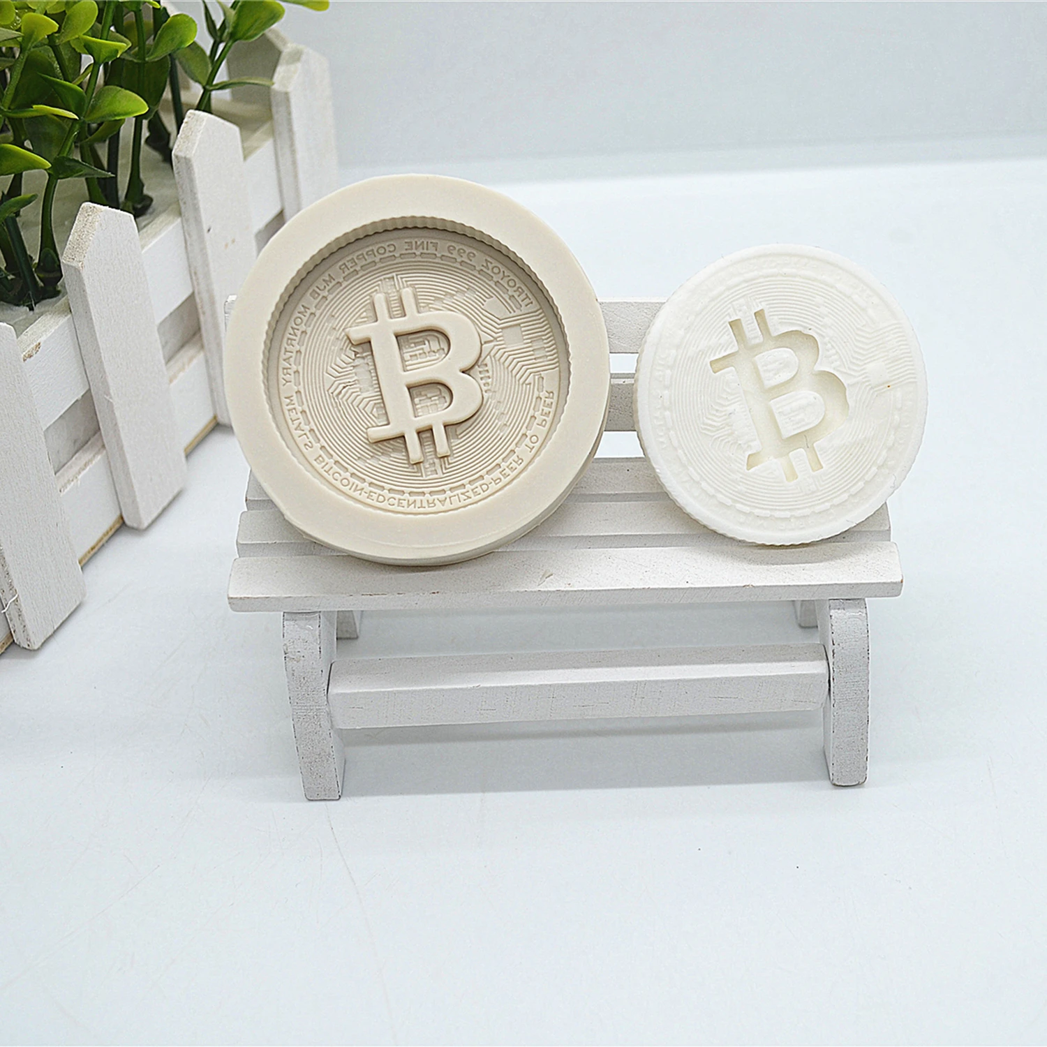 Bitcoin Fondant Resin Silicone Mold for DIY Pastry Cup Cake Dessert Plaster Lace Decoration Kitchen Tool Baking Mould