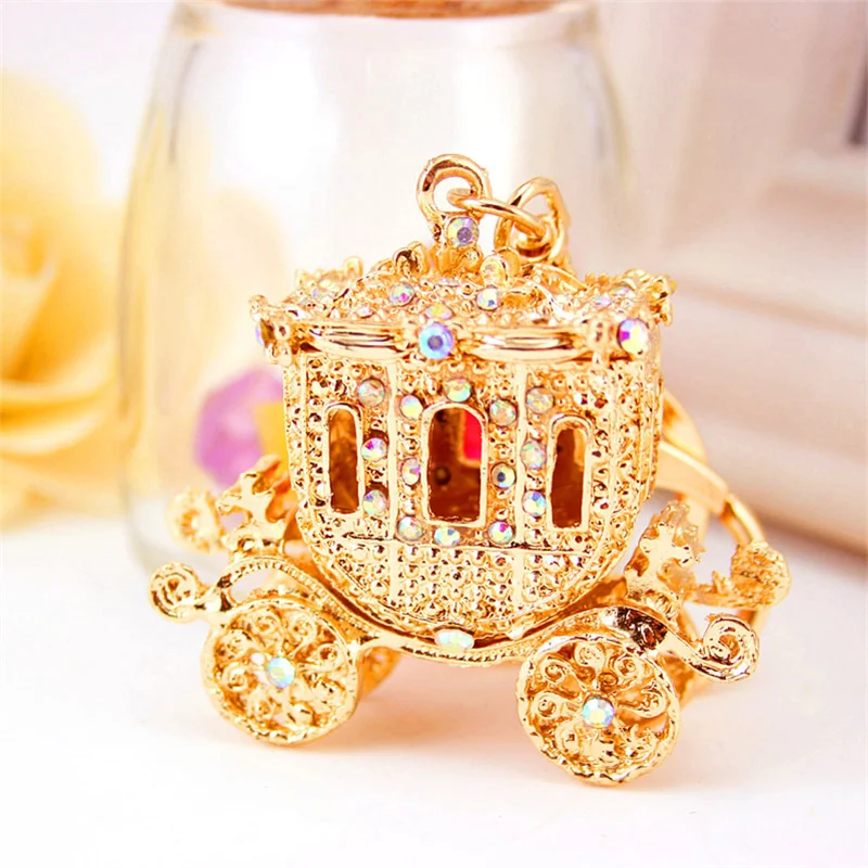 Fashion Alloy Rhinestone Cartoon Pumpkin Car  Keychain Golden Carriage Pendant Female Bag Accessories Small Gifts