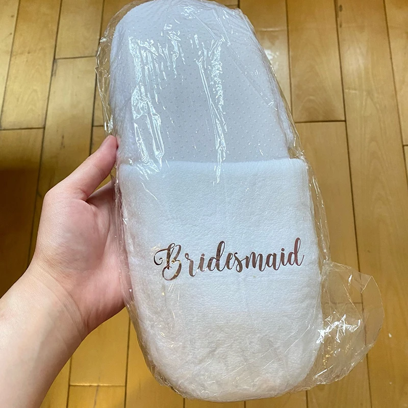 

Personalized Wedding Slippers White Soft Bridesmaid Gifts Customizable Object Shoes Bachelorette Bridal Shower Party Favors