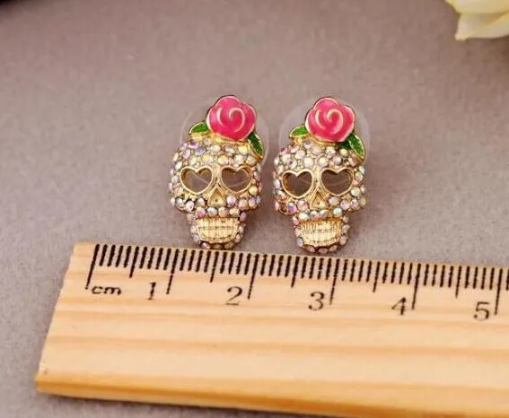 Nuevos pendientes de calavera con esqueleto de cristal y diamantes de imitación Vintage exagerados de Europa y América para mujer, joyería Punk para