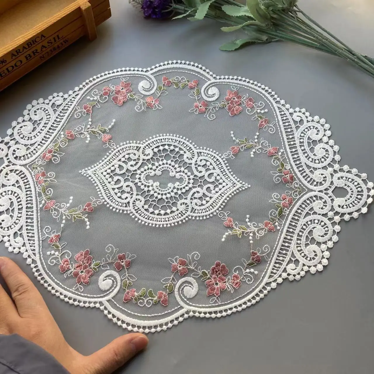 25*37 cm White Flower Lace Applique Trim for Sofa Curtain Towel Bed Cover Trimmings Home Textiles Applique Cloth Polyester Mesh