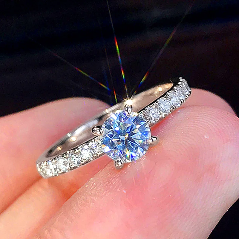 Huitan Klassisches 4-Krallen-Design, rund, Zirkonia, für Damen, Hochzeit, Verlobungsringe, 3 Farben erhältlich, zurückhaltender Brautschmuck, heißer Verkauf
