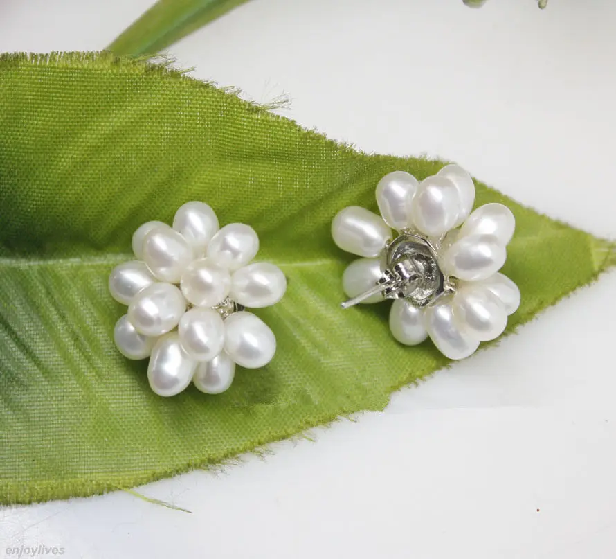 

Hot sell Noble- Free shipping@ Fashion Genuine White Freshwater Rice Pearl Flower 18KWGP Stud Earrings