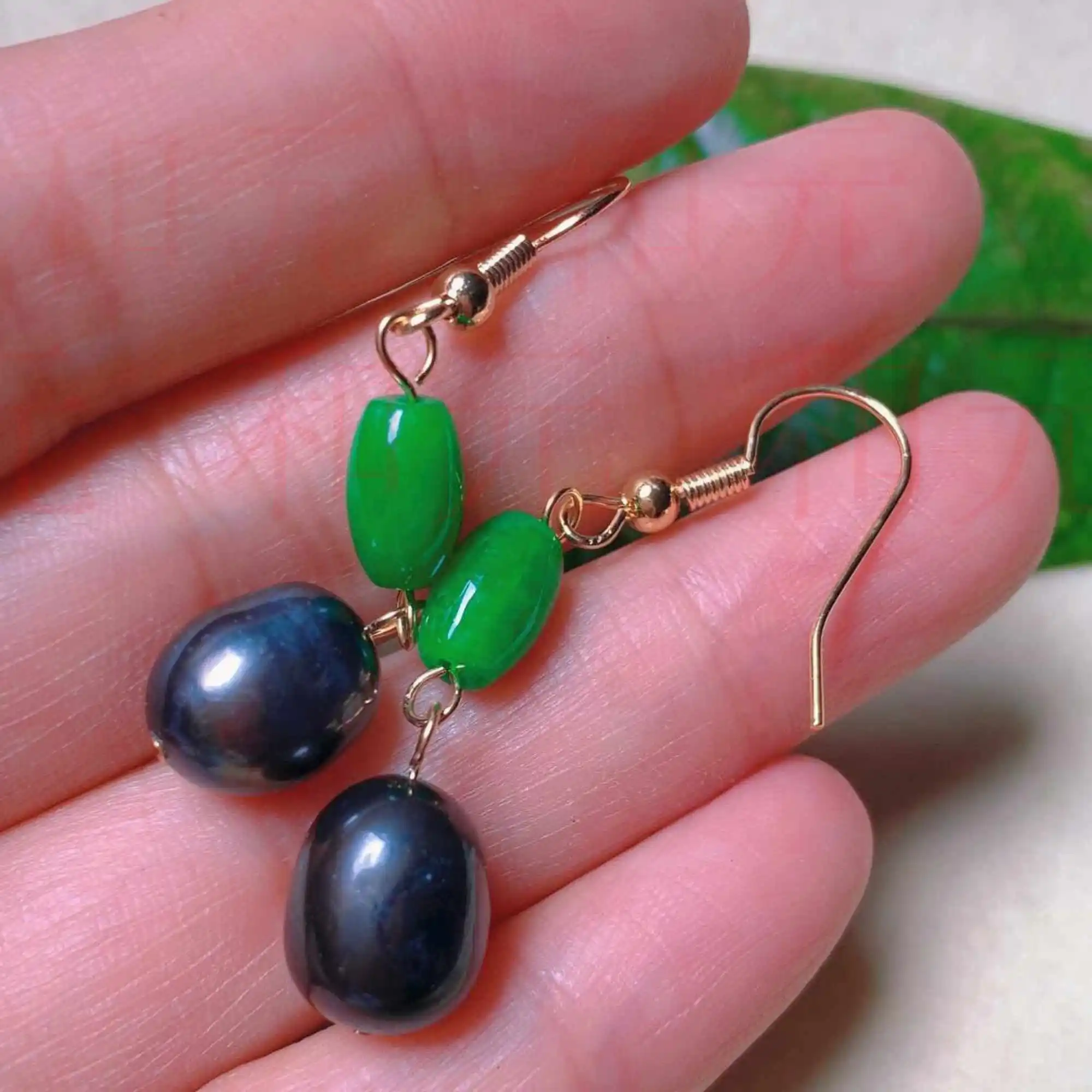 

Natural black freshwater baroque pearl green jade gold earrings gift Hook Holiday gifts Gift Aquaculture