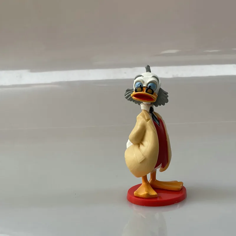 Disney Donald Duck Baked Cake Decorated Action Figure Doll Tabletop Decoration Toy 6cm