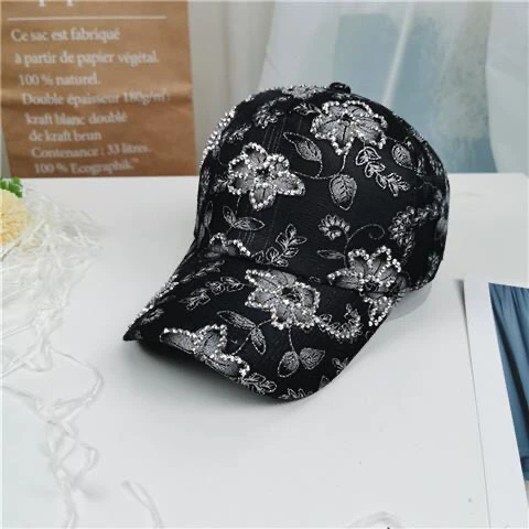 Spring Summer Sunscreen Cap  Baseball Cap Women Leisure Girl Duck Tongue Rhinestone Flower Shading Outdoor Decoration White