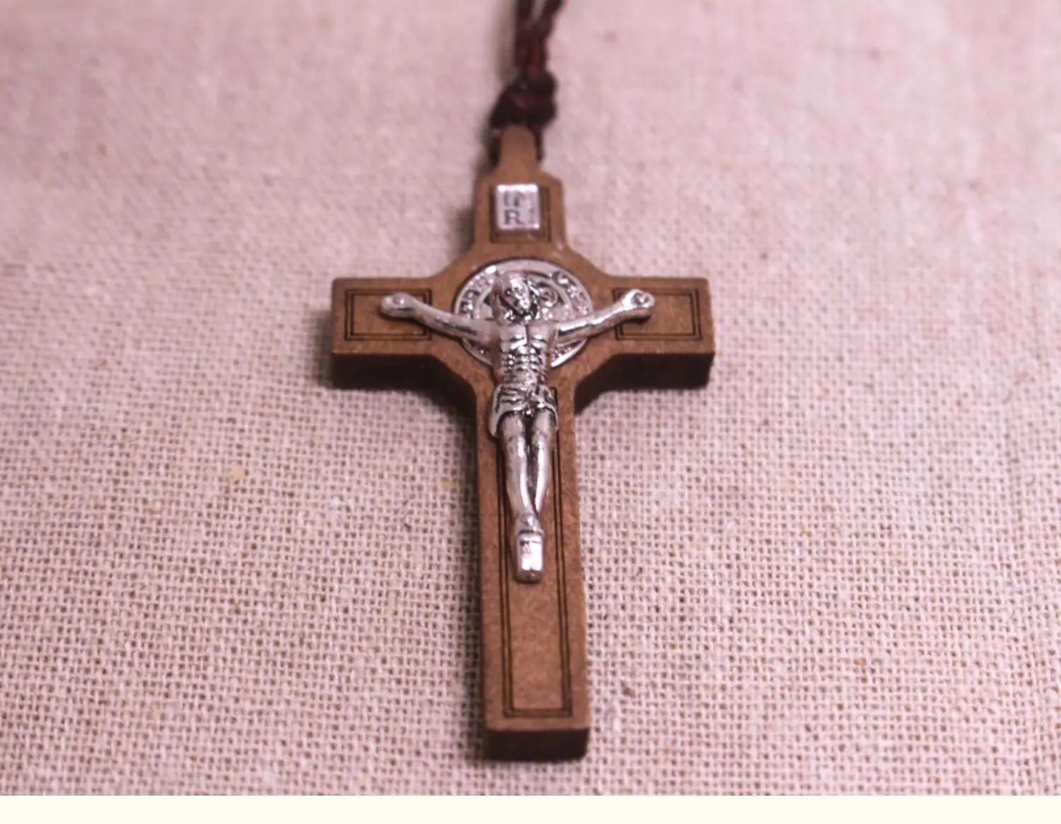 Christian Jesus Holzkreuz katholische Kirche Retro Holz Anhänger Auto Jesus auf Kreuz Rosarios Catolicos Jezus Croix Kruzifix – Detail 5