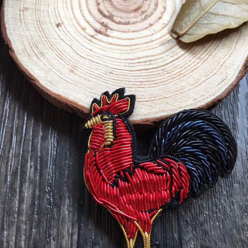 The rooster senior Indian silk clothing design brooch manual wire needle