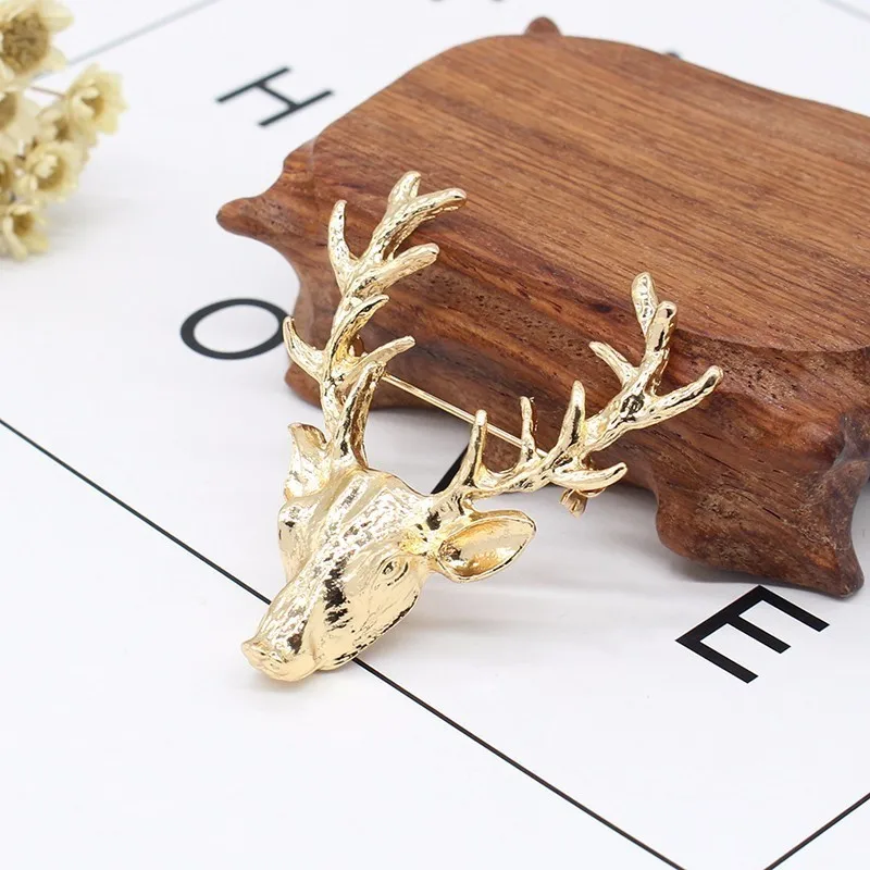 Fashion Deer Head Pin Brooch Suit Accessories for Men European Reindeer Animal Brooches Party Jewelry Christmas Gifts 2024