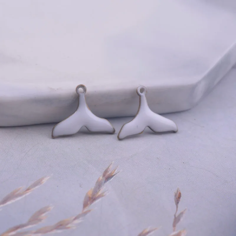 30 Stück 9*12mm beidseitig emaillierte Fischschwanz-Anhänger aus Kupfer für DIY-Schmuckherstellung – Detail 4