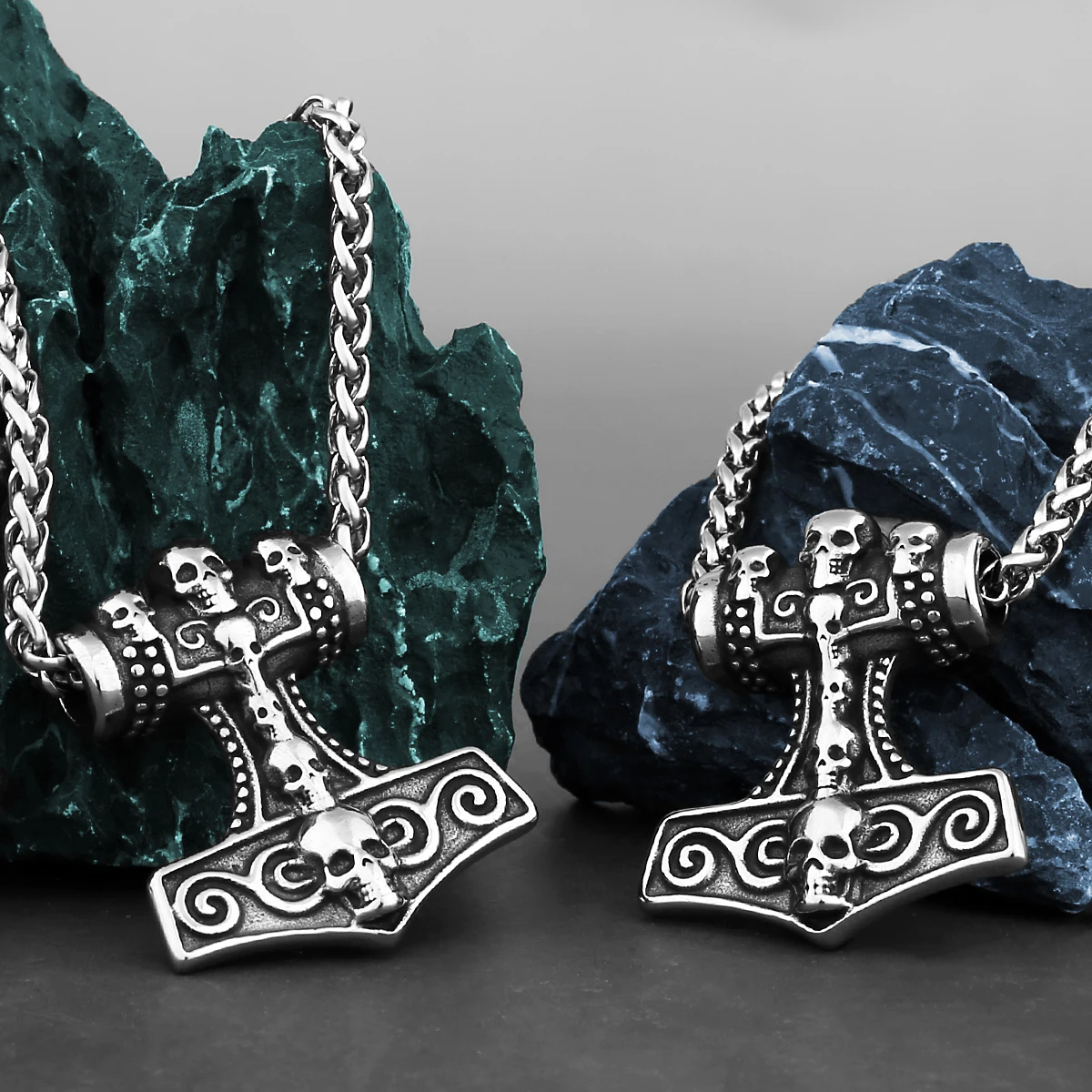 

Boutique Creative Amulet Hammer Necklace Pendant Punk Skull Stainless Steel Men's Pendant Boyfriend Jewelry Gifts Wholesale