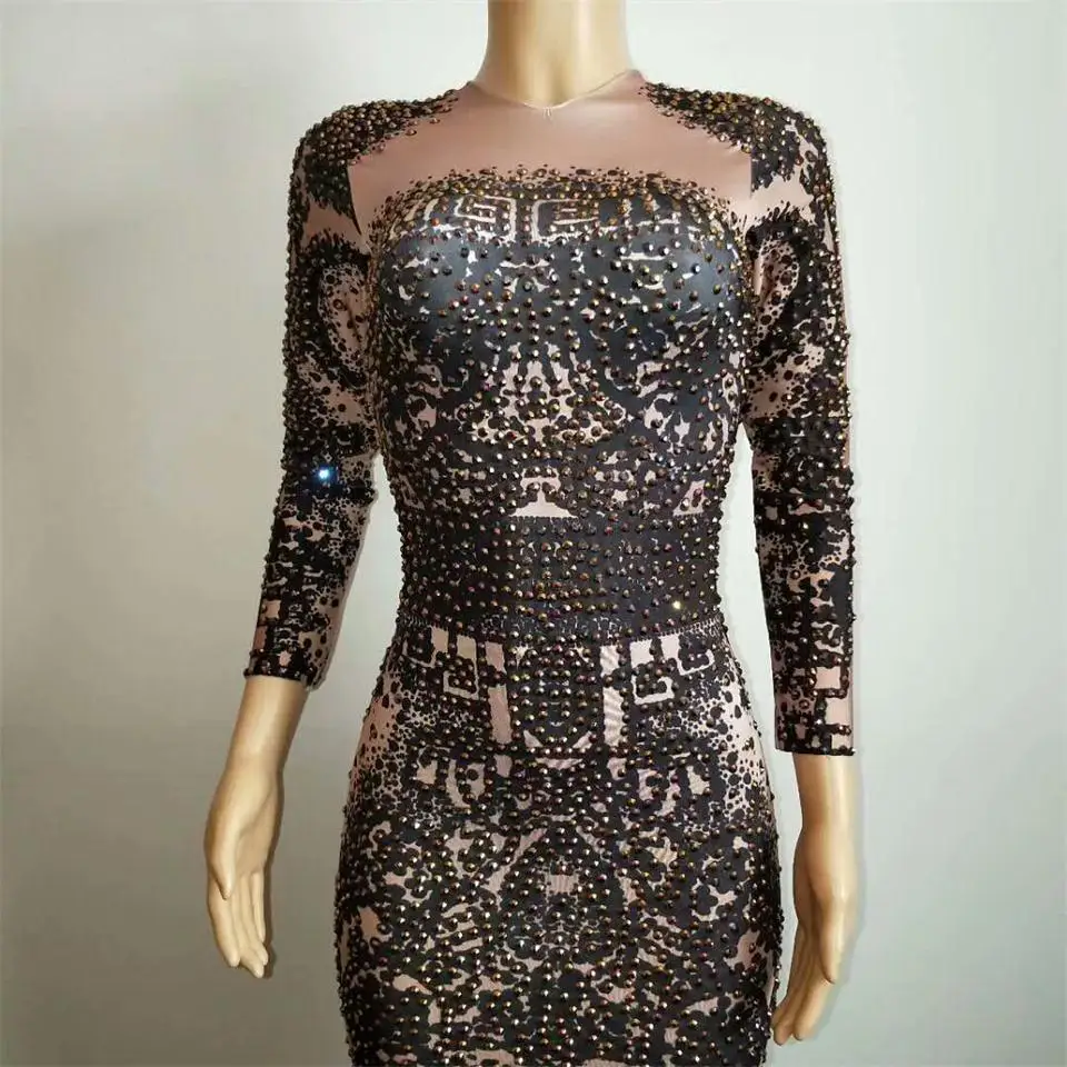 2020 جديد سباركلي الراين ريشة البوق فستان المرأة مثير ملهى ليلي أسود فستان طويل حفلة موسيقية ازياء احتفال فساتين الحفلات