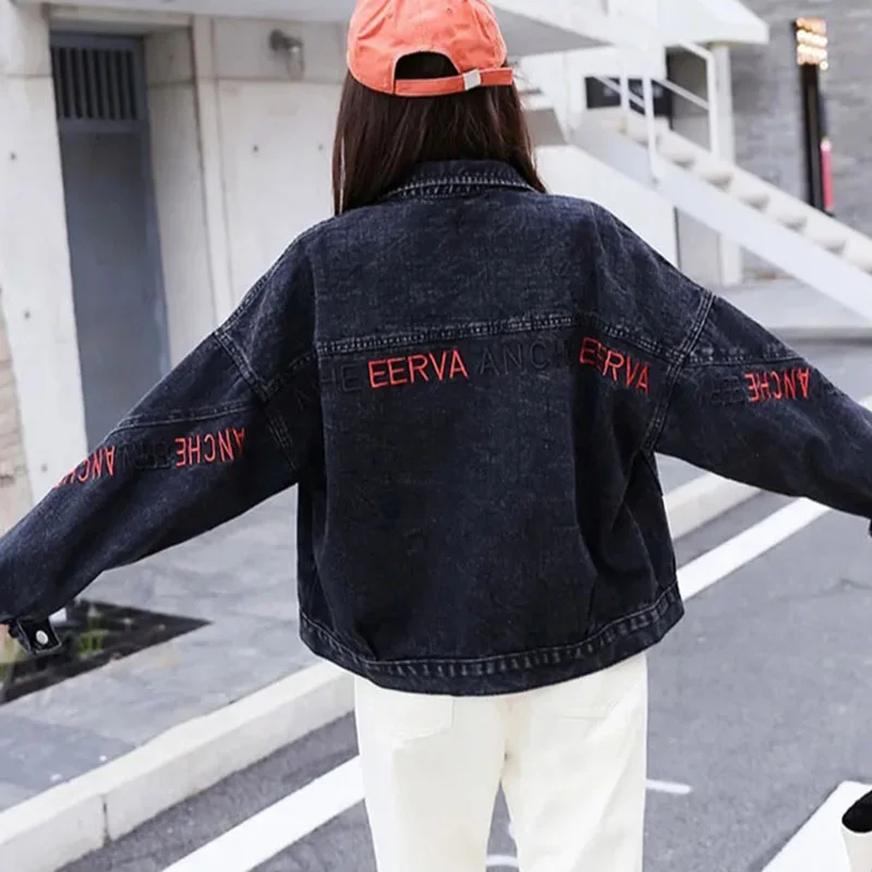 女性用デニムジャケット,春と秋の服,長袖,ルーズ,文字が刺繍された,カウボーイスタイル