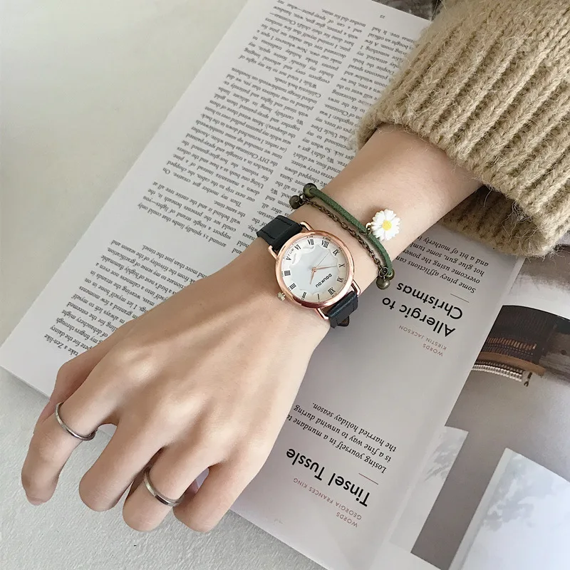 Luxury Vogue Casual Women Wathces Retro Roma Dial Design Quartz Clock With Vintage Leather Band Ladies Simple Wristwatches