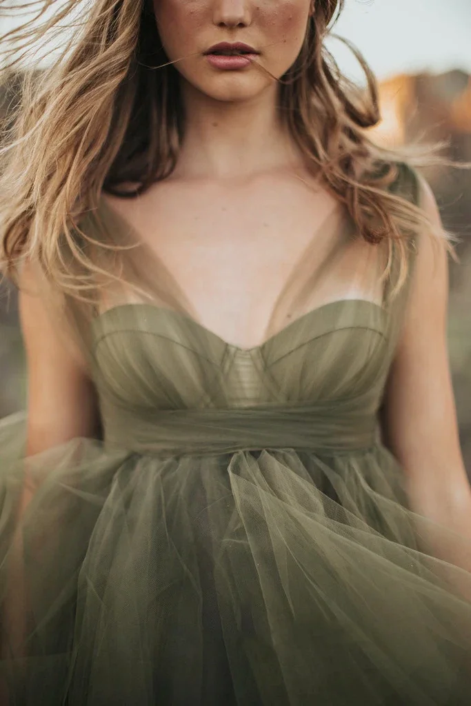 Abito da ballo verde scuro per servizio fotografico A-line semplice Tulle scollo a v abito da sera alto basso a strati robe de soirée de mariage