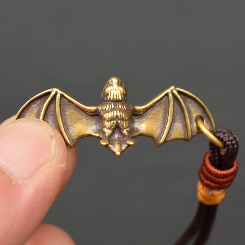 Brass Mini Flying Bat Figurines Keychains Pendants Car Key Ring Bag DIY Lanyard Hangings Jewelry Accessories Retro Animal Charms