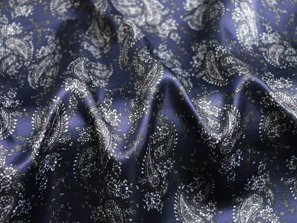 1 Meter x 1,48 Meter Retro-Paisley-Muster, weicher, seidiger Satinstoff, bedrucktes Charmeuse-Material für Futterschal – Detail 22