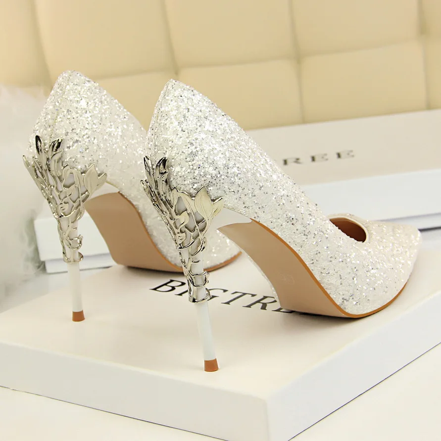 2024 New Women Pumps High Thin Heel Metal Pointed Toe Shallow Sexy Ladies Bling Bridal Wedding Women Shoes White High Heels