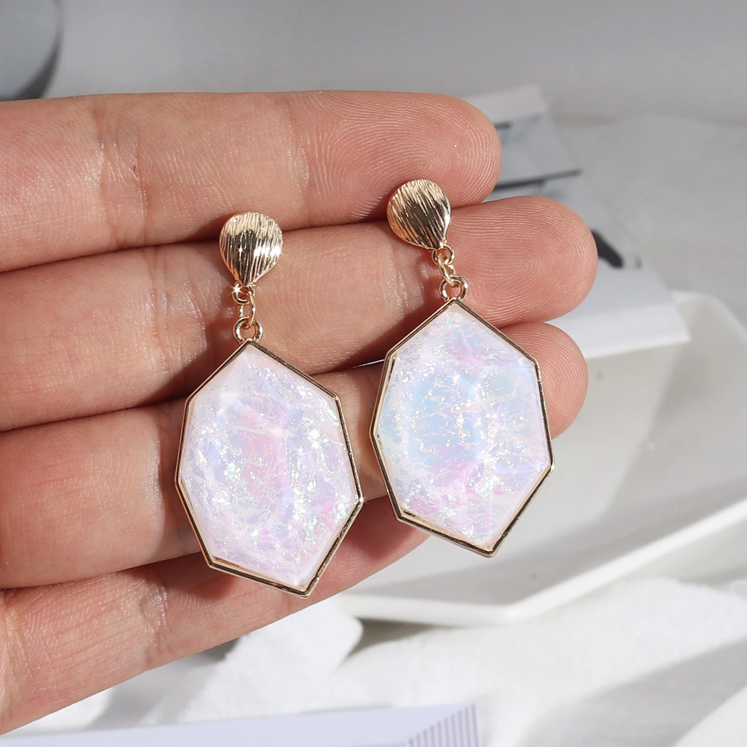 2020 New Polygon Mother Pearl Ablone Multi Faceted Color Resin Stud Earrings for Women