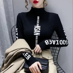 Mid-high-neck koszulka z guzikami elastyczna wewnętrzna jazda Femme Tee topy jesień zima ciepłe nadruk w litery Streetwear t-shirty damskie