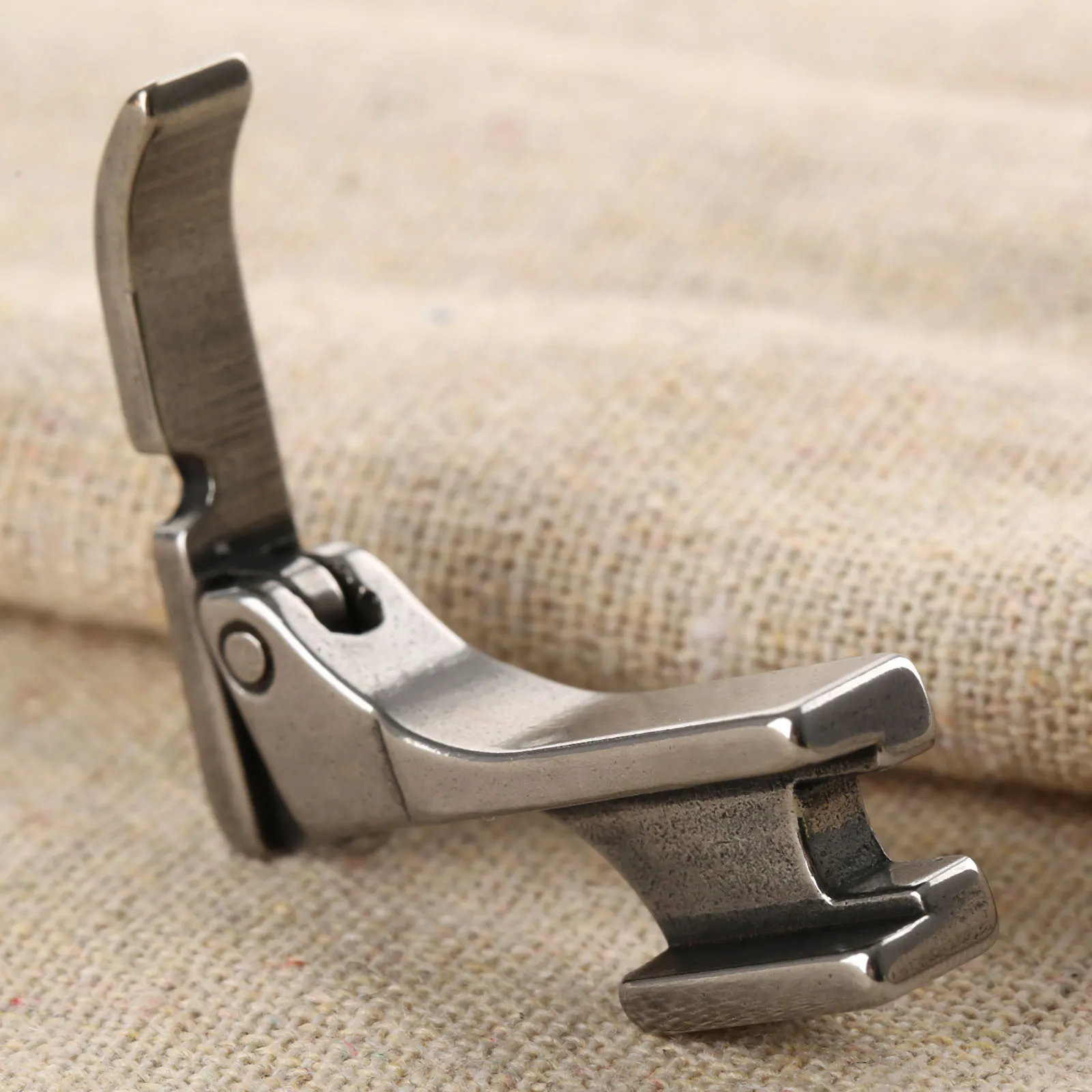 

1x P36n Presser Foot Steel-sided Zipper Foot Industrial Sewing Machine Repair Parts
