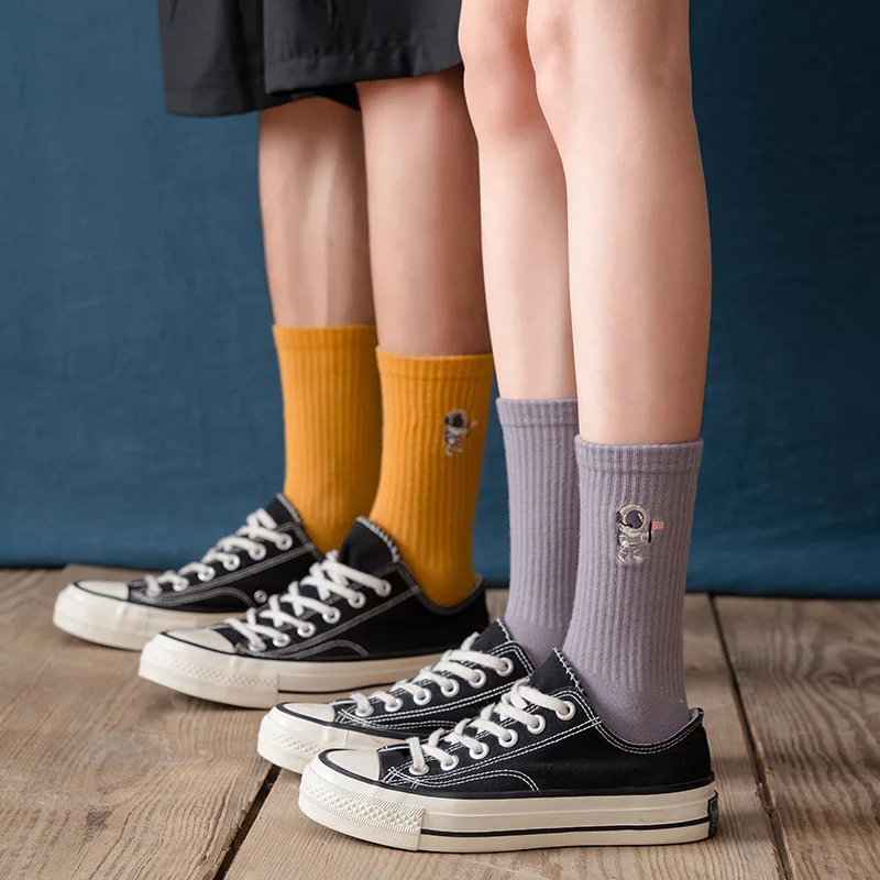 2020 Fashion Harajuku Spring and Autumn Unisex Socks Korea Fun Embroidered Astronaut Couple Socks Happy Woman Socks