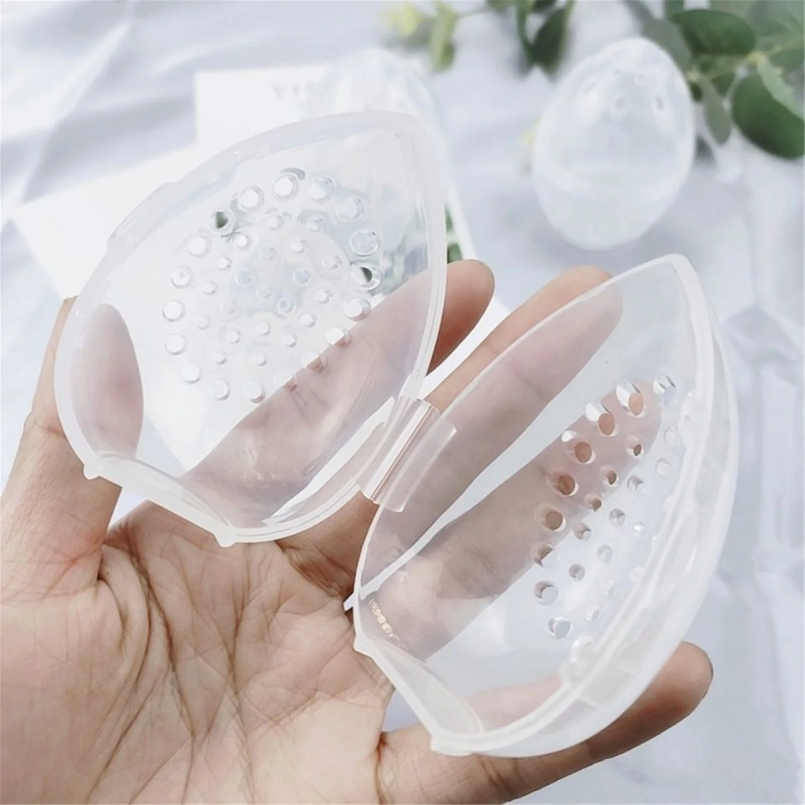 New 1PC Beauty Sponge Stand Storage Case Makeup Blender Puff Holder Empty Cosmetic Egg Shaped Rack Transparent Puffs Drying Box