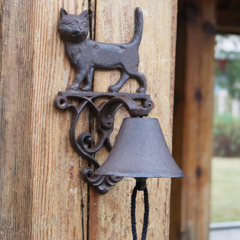 Rustic Cat Cast Iron Garden Decor Hand Cranking Bell European Country Accents Home Wall Mounted Heavy Metal Welcome Door Bell