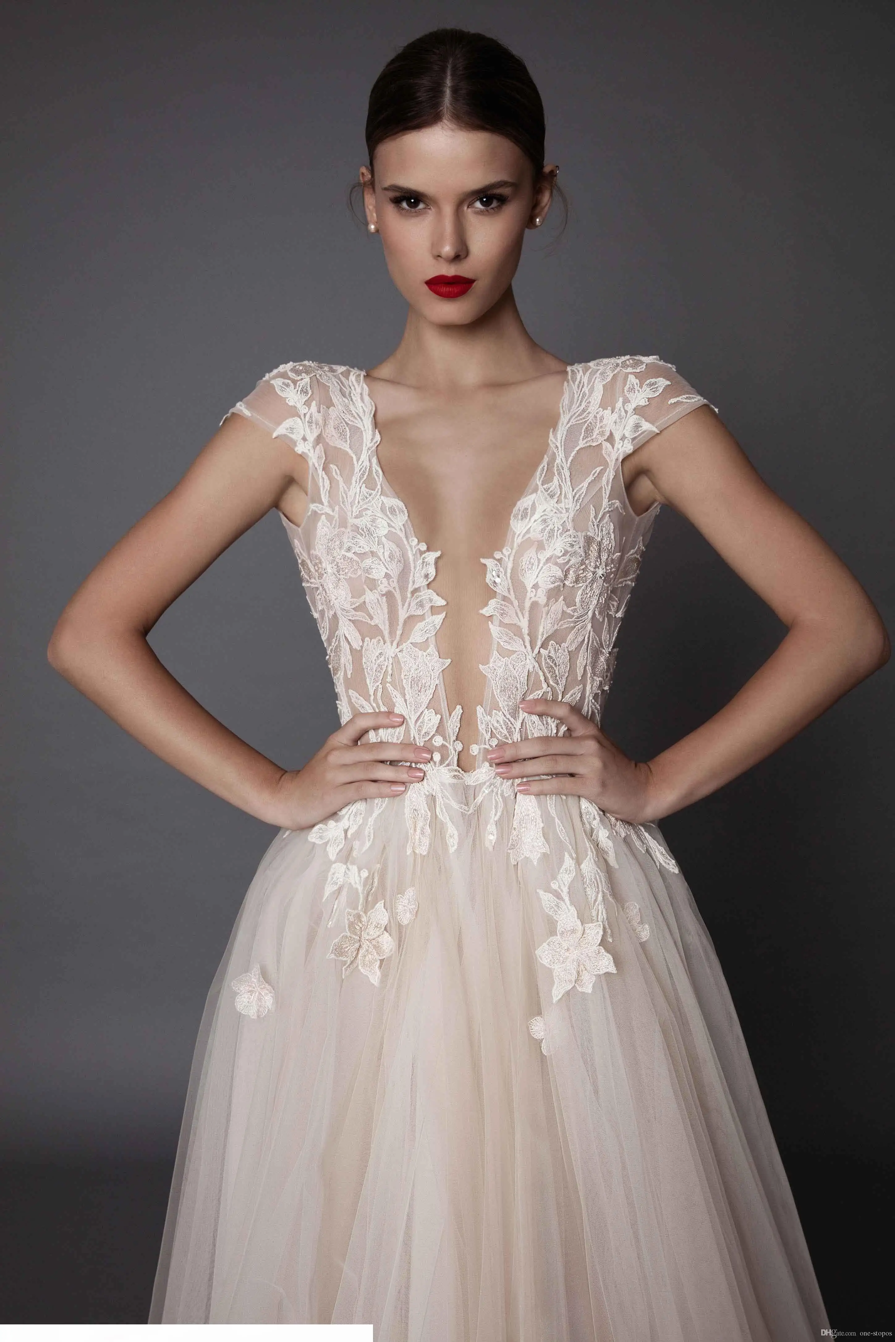 Robe de soirée longue en Tulle, tenue de soirée de standing, Sexy, avec des Appliques en dentelle, décolleté en v profond, dos nu, manches courtes, fente latérale, robe de bal de célébrité