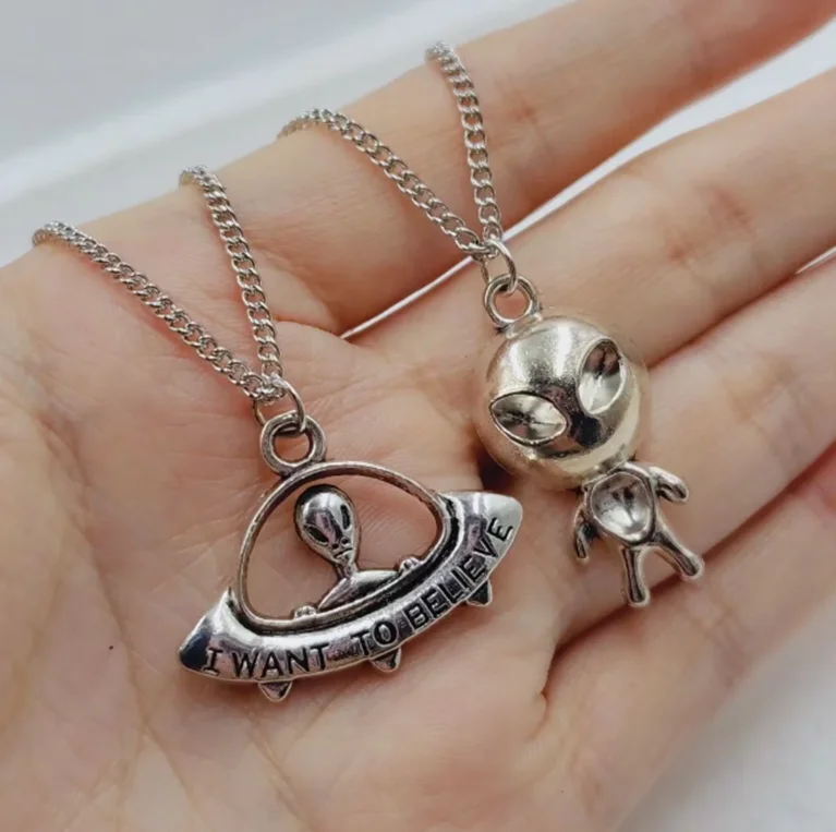 1pcs/LOT  Fashion Unisex Art Funny Alien Planet Alien Pendant Chain Necklace Believe In Yourself Necklace