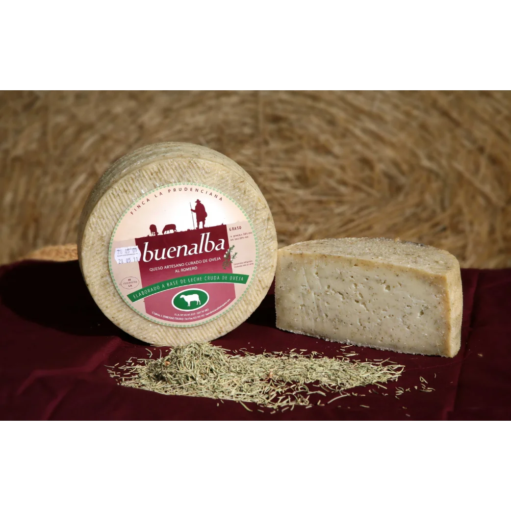 Formaggio artigianale dalle pecore al rosmarino all\'interno. Pecora alle erbe (1KG)