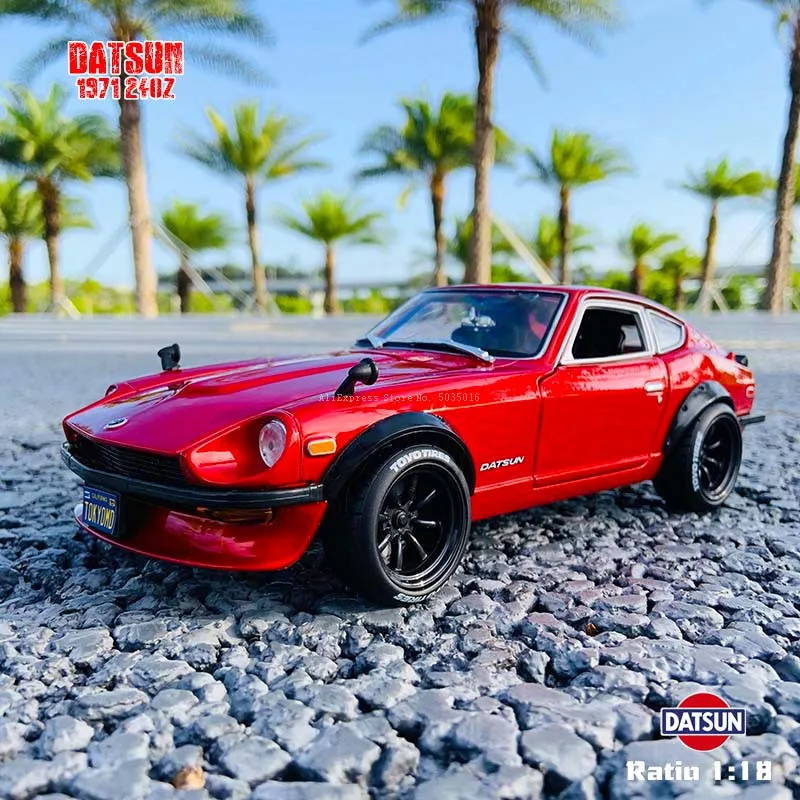 Maisto 1:18 1971 Datsun 240Z Die casting Alloy Retro Car Model Classic Car Model Car Decoration Collection gift