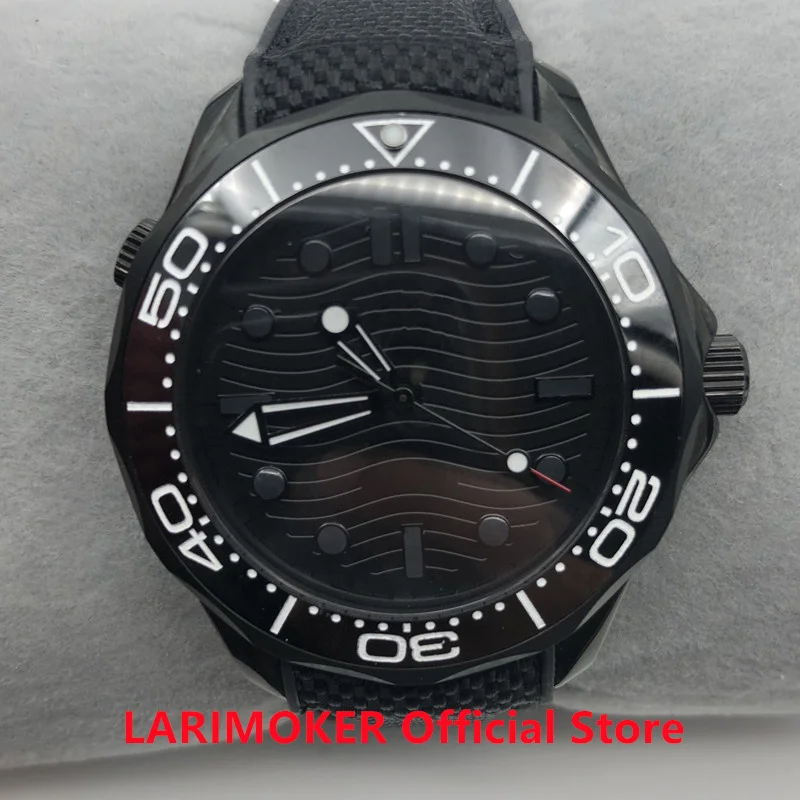 

LARIMOKER Black 41mm 007 Automatic Men Watch 24 Jewels NH35A MIYOTA Movement Rubber Band Screw Crown Curved End Rubber Band