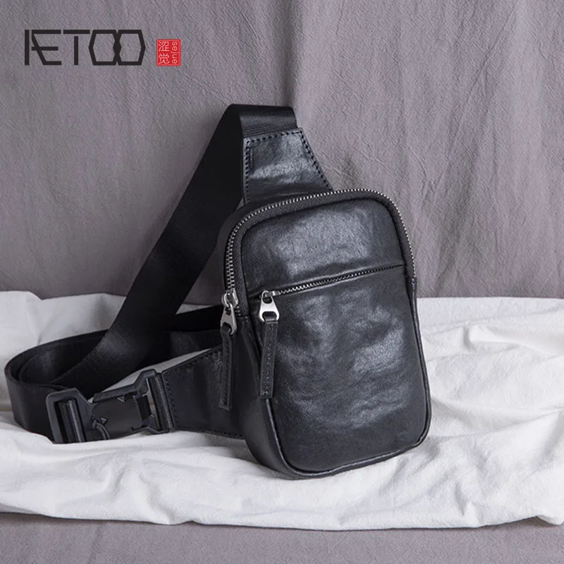 AETOO Mini chest bag, men\'s leather casual shoulder bag, first layer cowhide simple sports phone bag