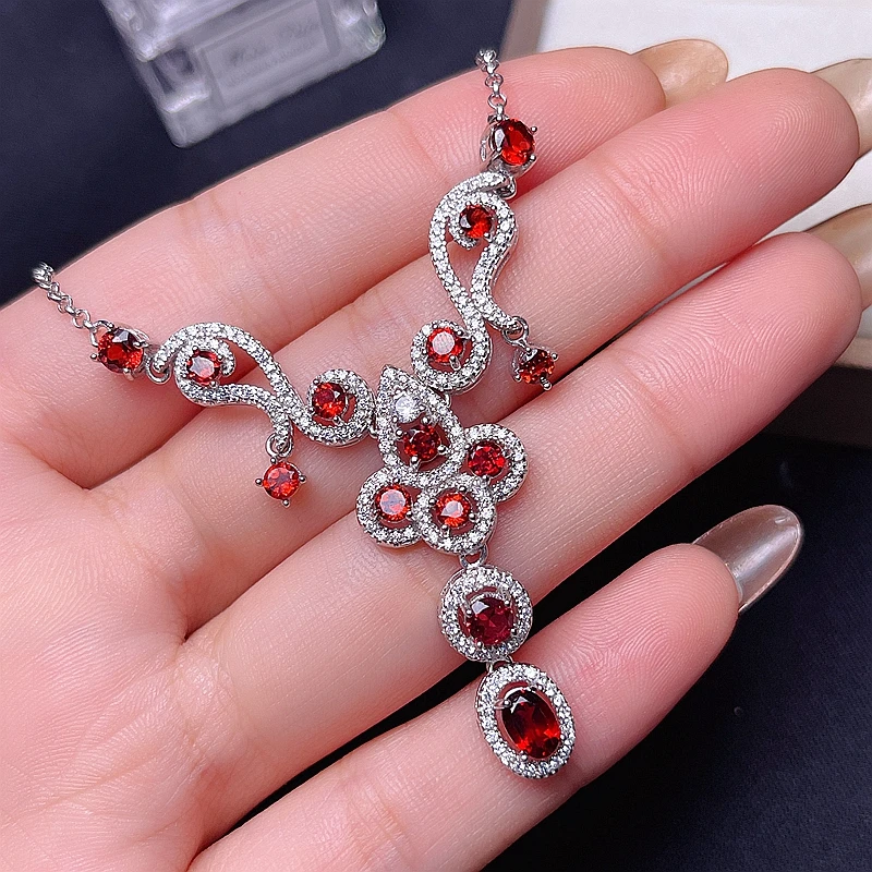 The same brand is designed for the 925 Silver Garnet Necklace. The customers are interested in the technology.