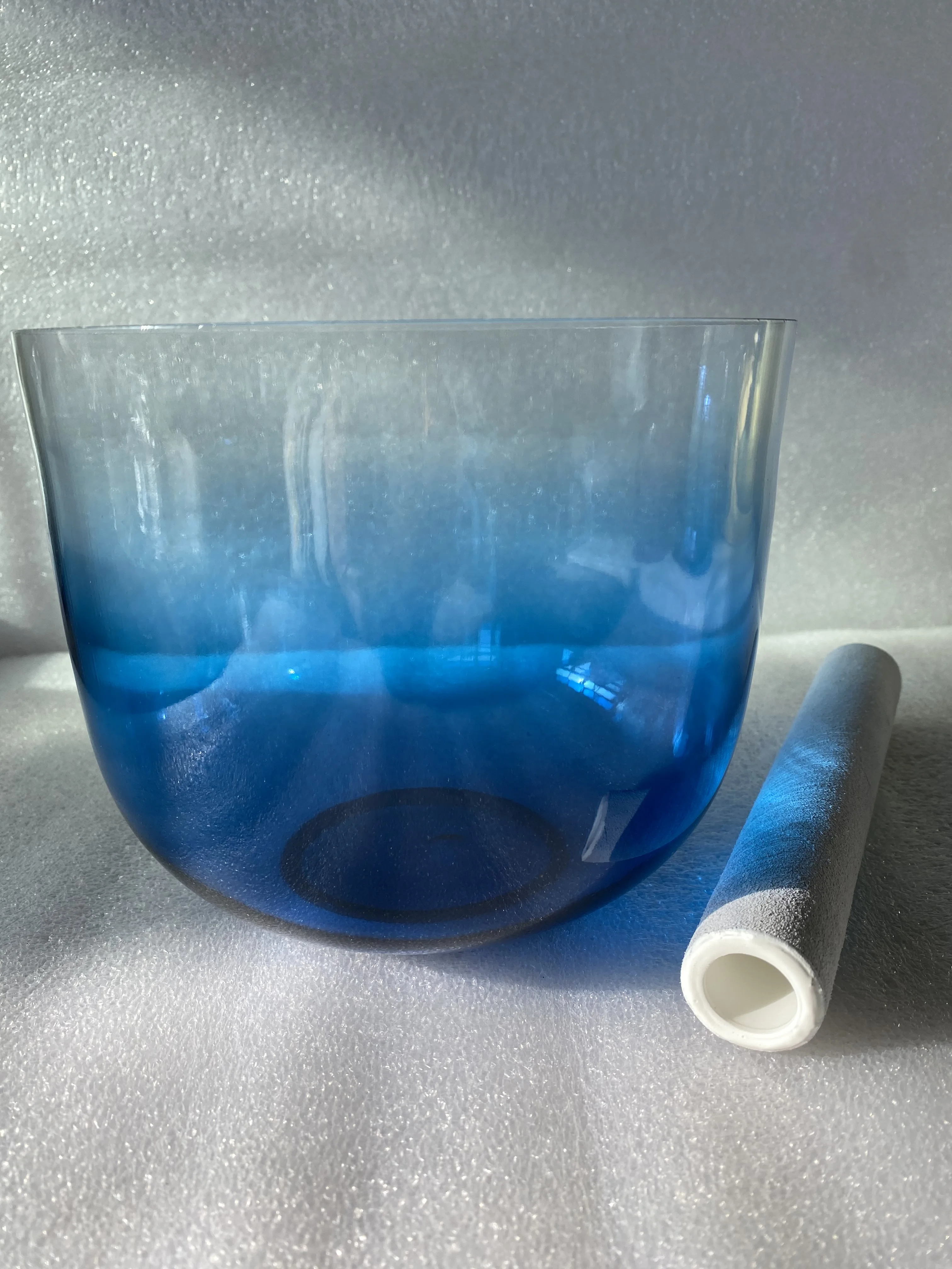 3rd octave A#  NOTE pineal chakra crystal singing bowl gradient indigo color 432Hz