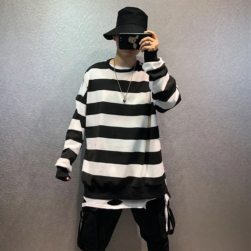 Autumn tide brand fashion black and white striped stitching loose round neck striped  men's Korean version of the wild mi